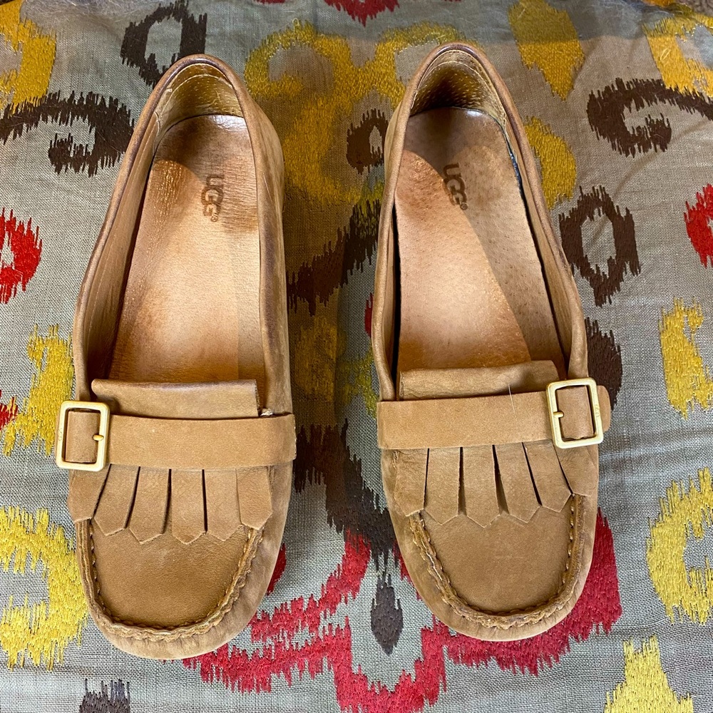 Ugg Dempsey Nubuck Camel colored Leather Driving Moccasins Size 7